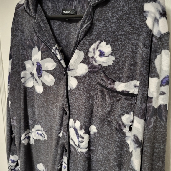 Simply Vera Fleece Pajamas - Picture 3 of 13
